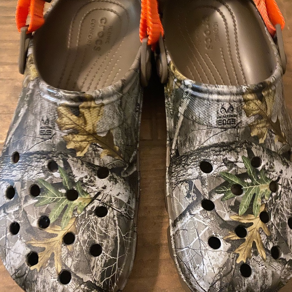 Crocs size 9 men size 11 women